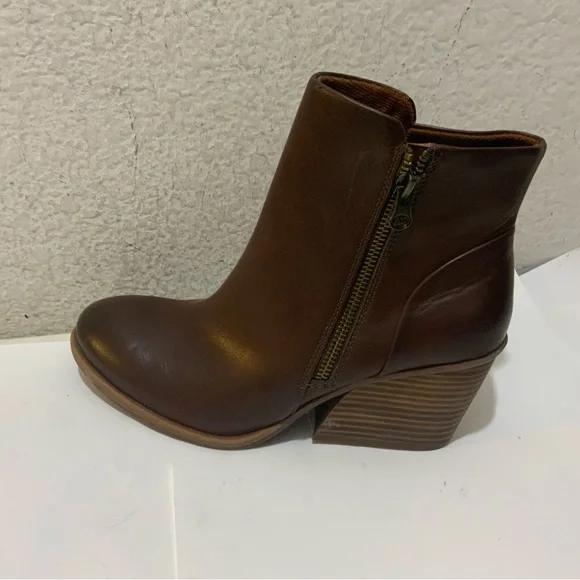 Korks Women Block Heel Western Ankle Booties Hattie Size US 7.5 M Brown